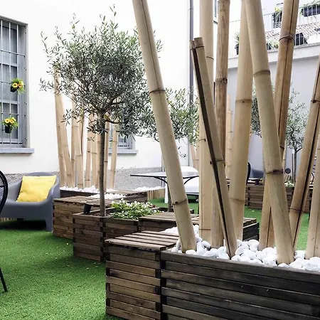 아파트 코모로프트